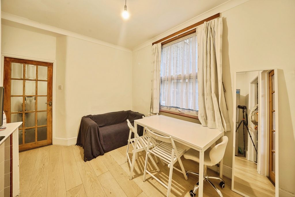 Property photo 3 of 21 Photo