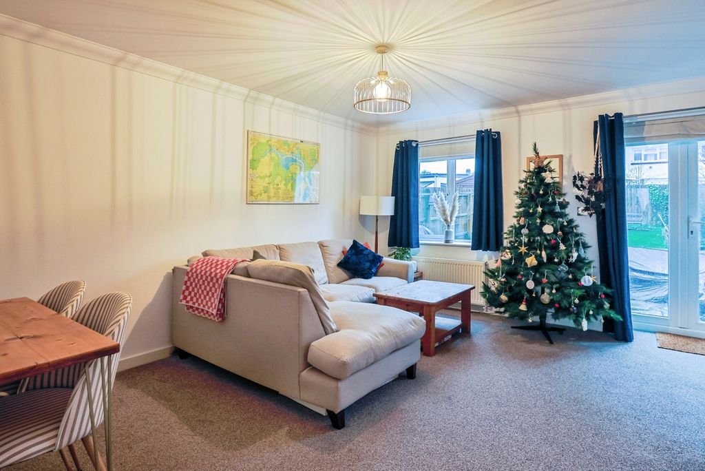 Property photo 2 of 16 Pbox-Img.Jpg