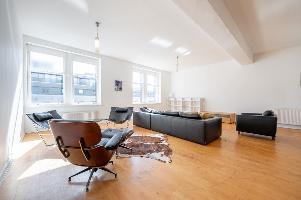 Property photo 2 of 13 2