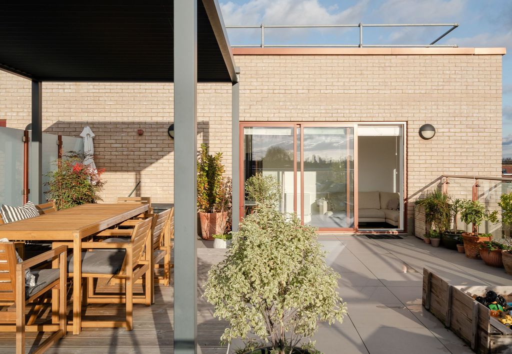 Property photo 1 of 37