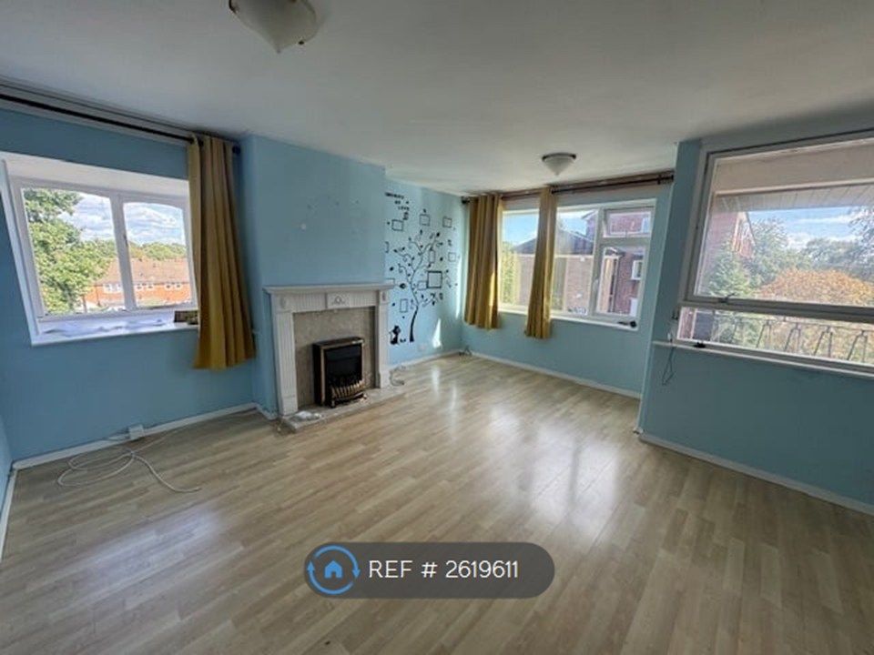 Property photo 3 of 12