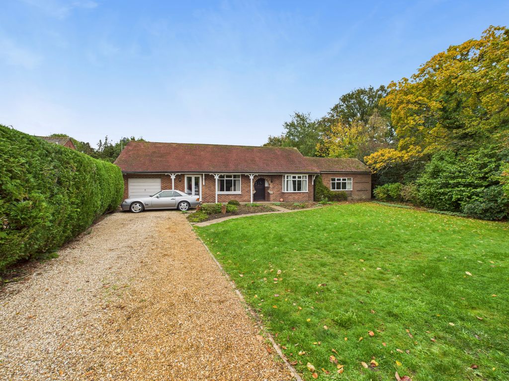 Property photo 1 of 11 Detached Bungalow With Excellent Development Potential Â€“ Southampton Road, Park Gate