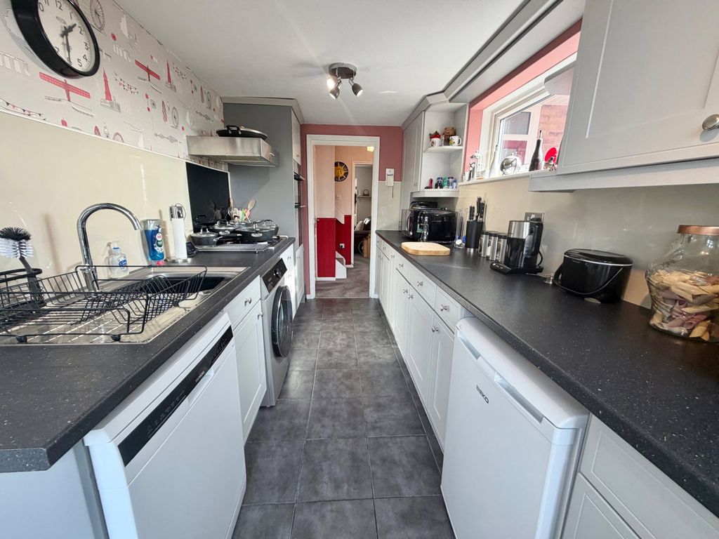 Property photo 3 of 24