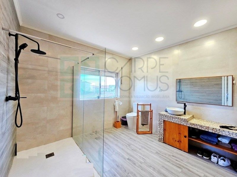 Property photo 3 of 49