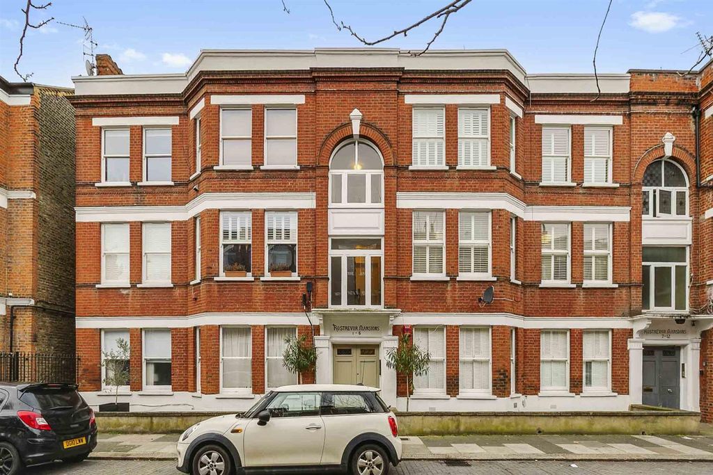 Property photo 2 of 11