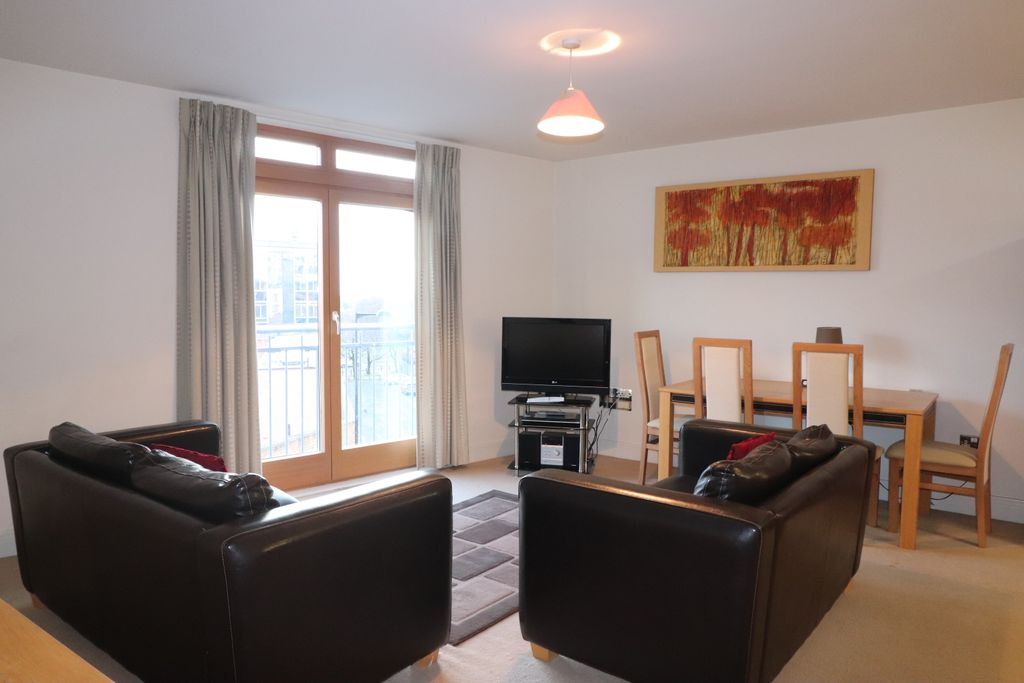 Property photo 1 of 7 Photo 01