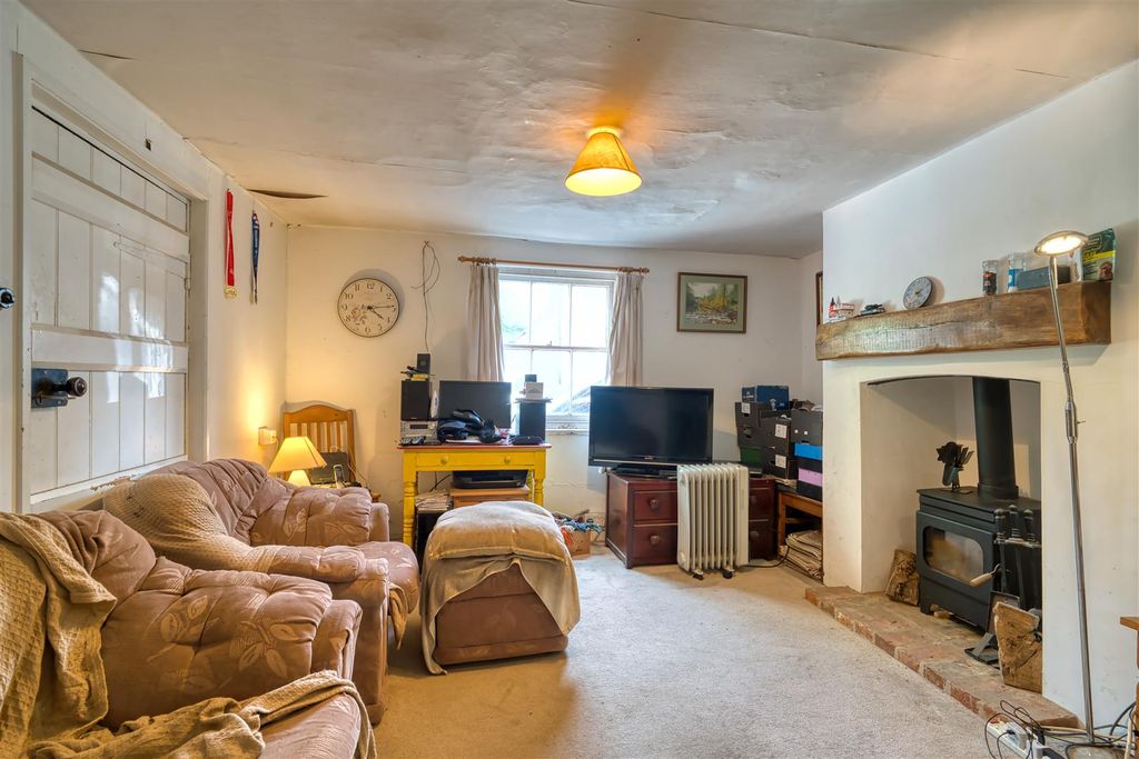 Property photo 2 of 8 Sitting Room