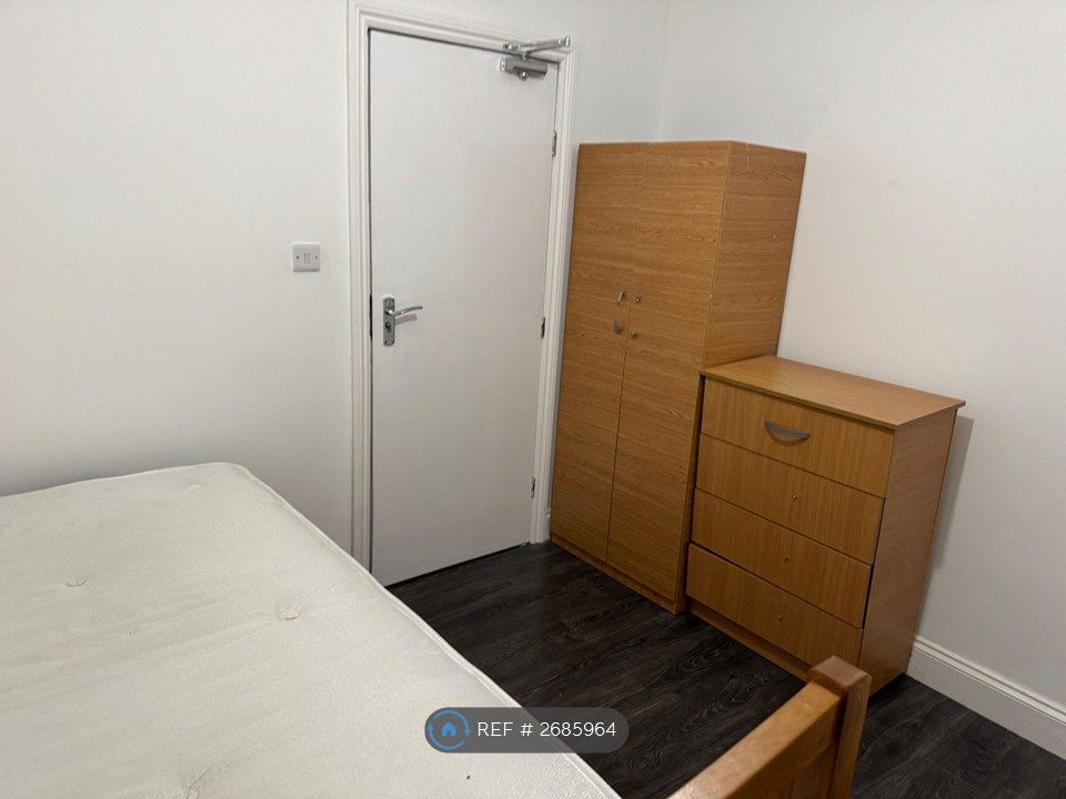 Property photo 1 of 10 Single Room