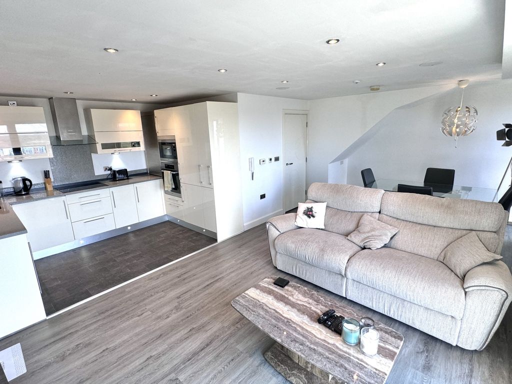 Property photo 3 of 21 Img_0352