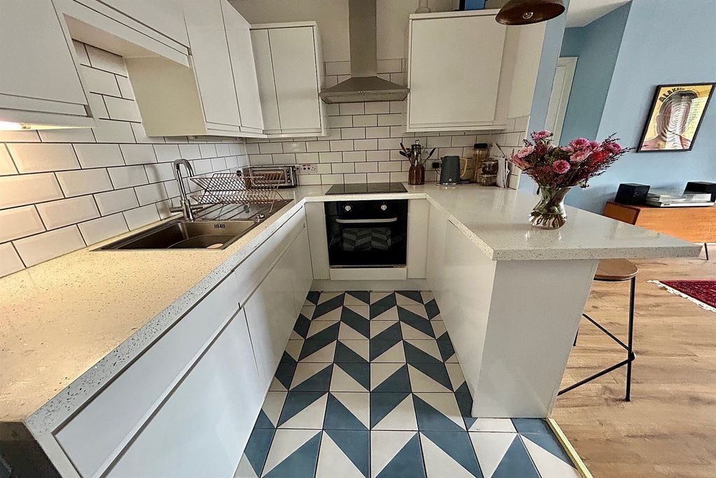 Property photo 2 of 16 Kitchen