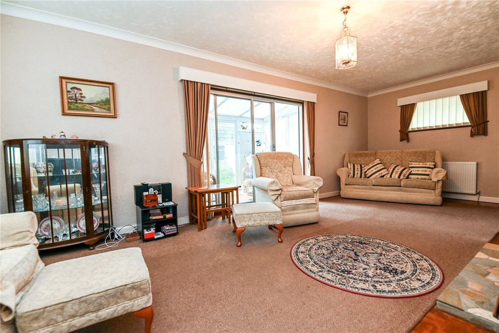 Property photo 2 of 19 Picture No. 03