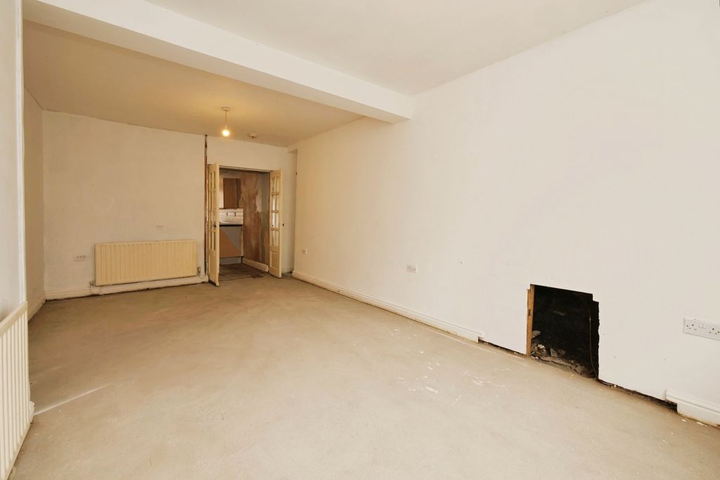 Property photo 3 of 12 Image 2