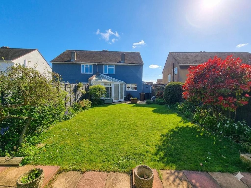 Property photo 2 of 13 Garden