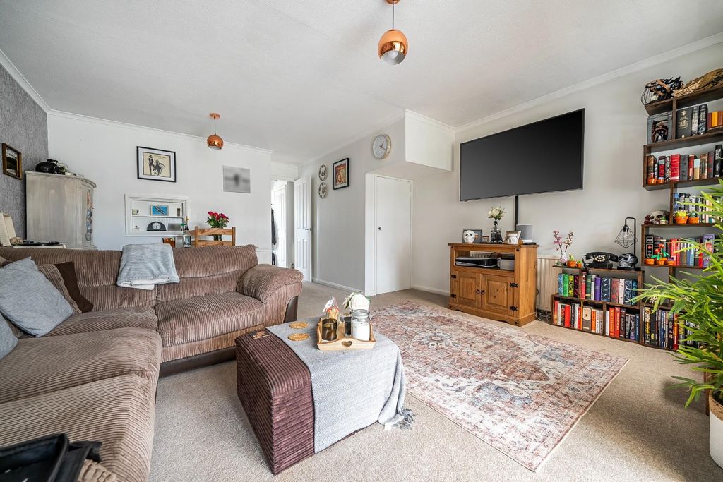 Property photo 3 of 18 1416664-14-699328142Eb8B.Jpg