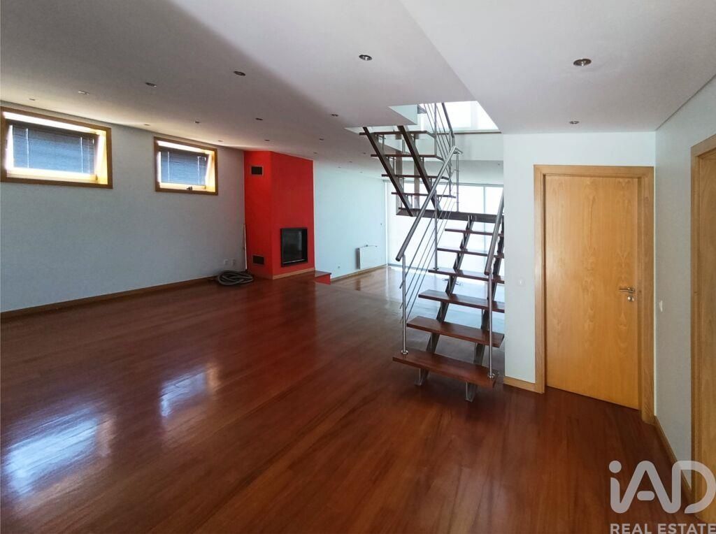 Property photo 2 of 38