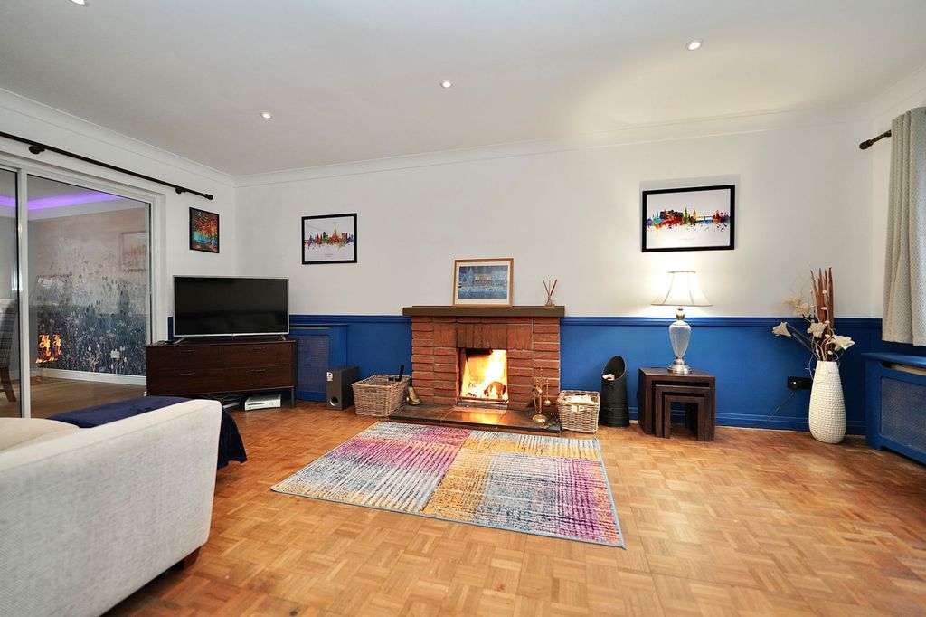 Property photo 3 of 36