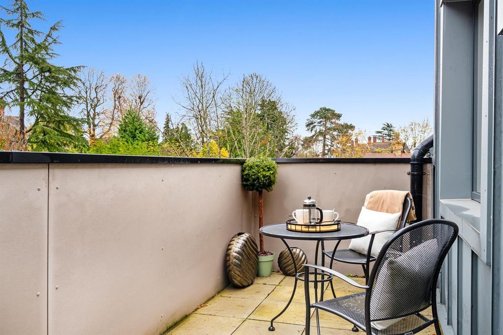 Property photo 1 of 4 Photo 4