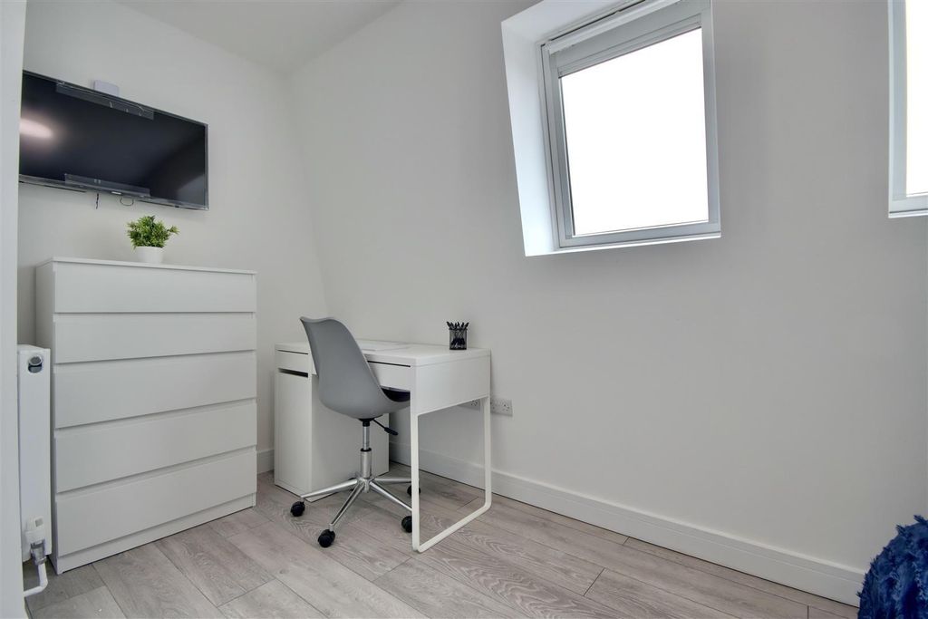 Property photo 2 of 11 Bjkxudtybua9Wkv9B4If4A.Jpg