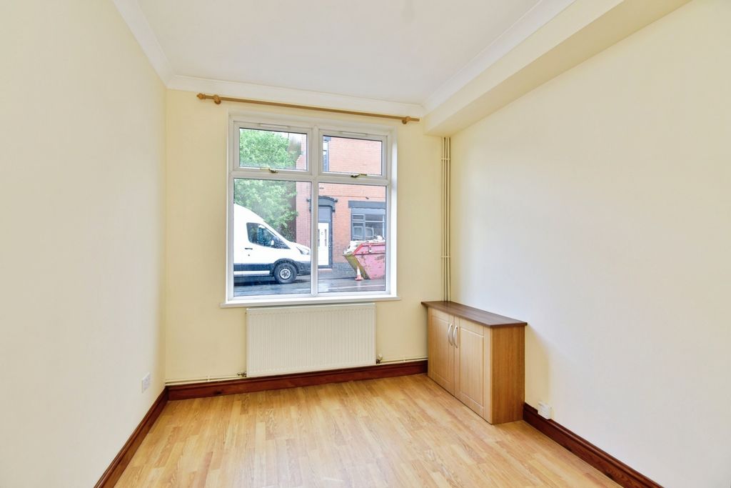 Property photo 2 of 18 Pbox-Img.Jpg