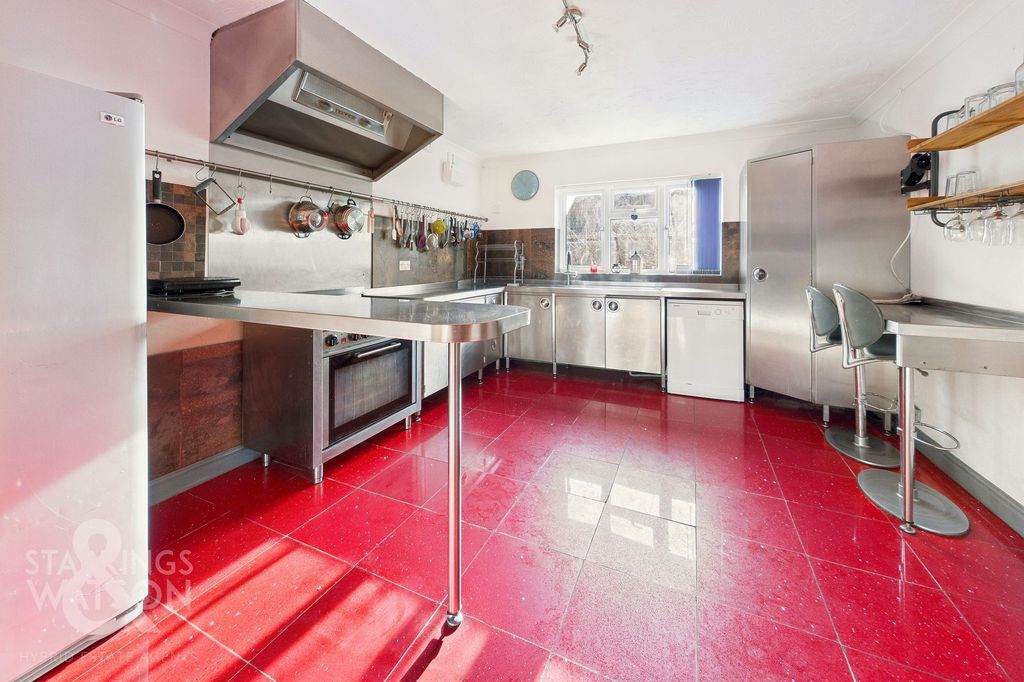 Property photo 3 of 29