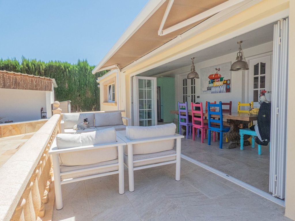 Property photo 2 of 50