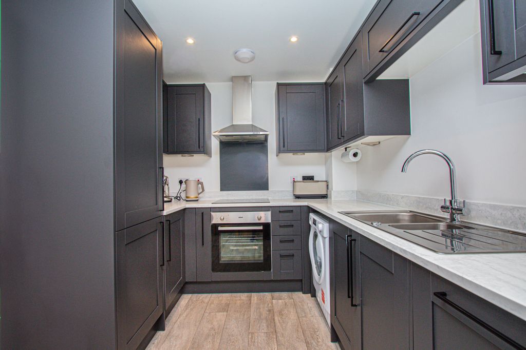 Property photo 2 of 13 Kitchen/Breakfast Room