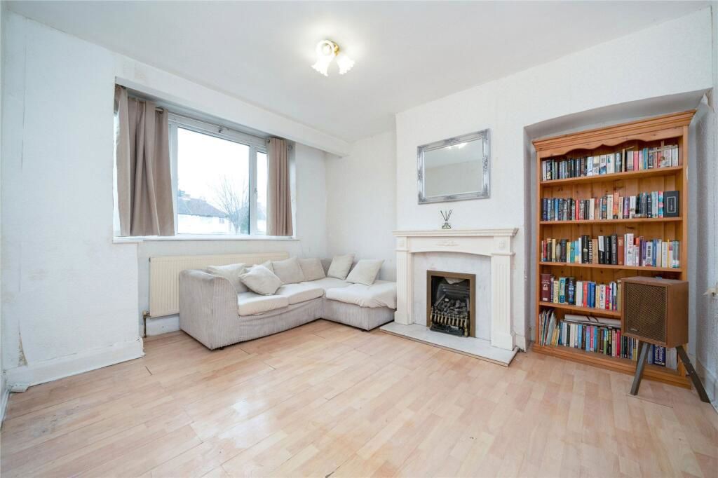 Property photo 2 of 18