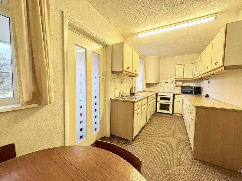 Property photo 3 of 8 Photo 7