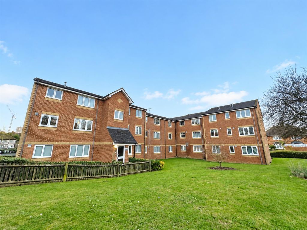 Property photo 1 of 11 Coopers Estate Agents