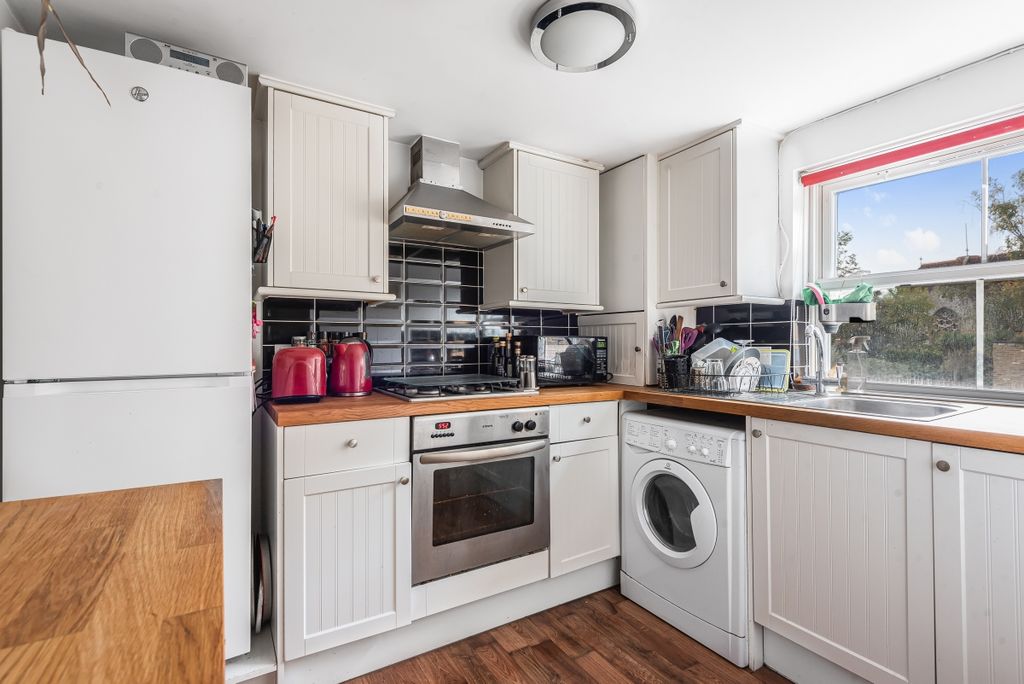 Property photo 3 of 8 904581 (4)