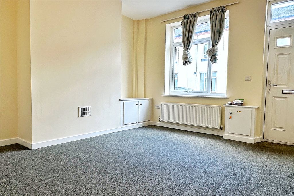 Property photo 3 of 15 Living Room