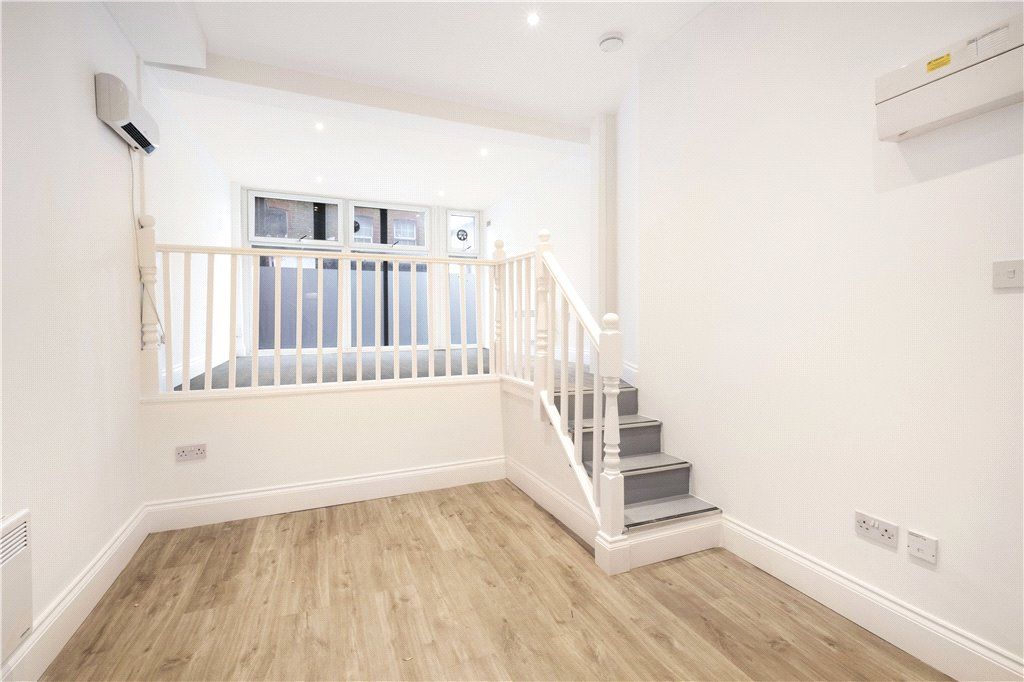Property photo 1 of 8 Studio