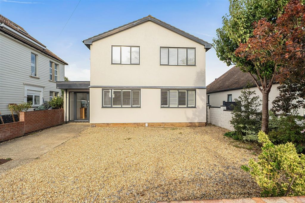 Property photo 2 of 22