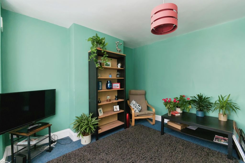 Property photo 2 of 25 Pbox-Img.Jpg