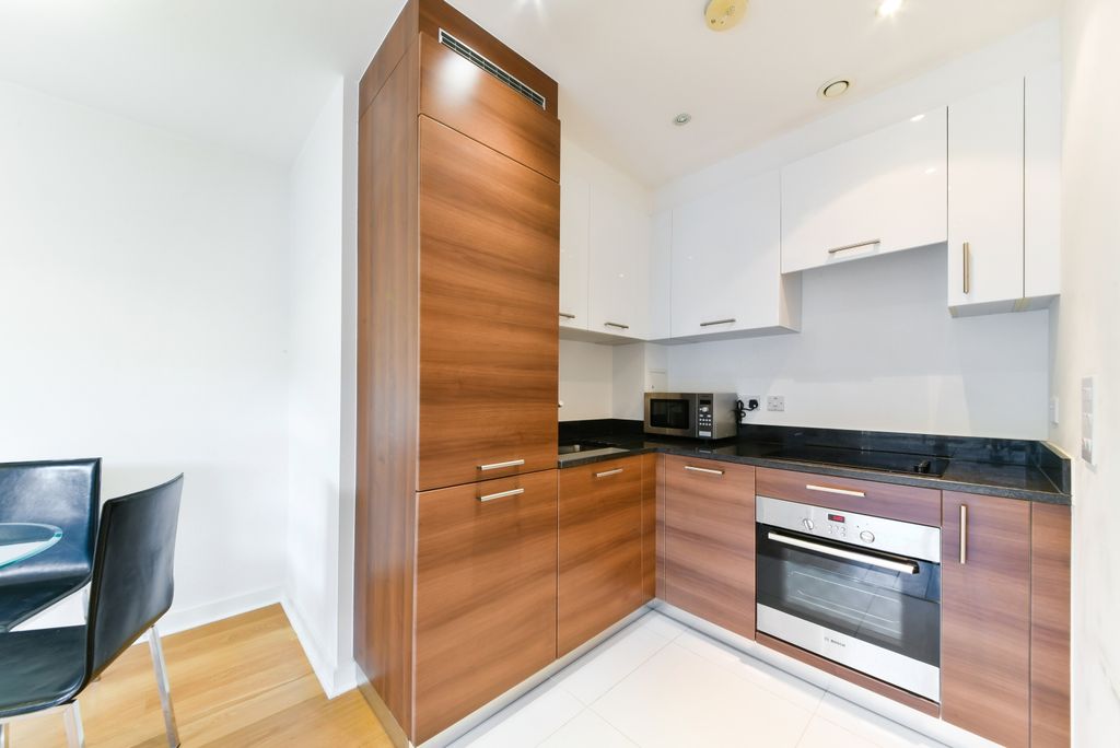 Property photo 3 of 8 Kitchen