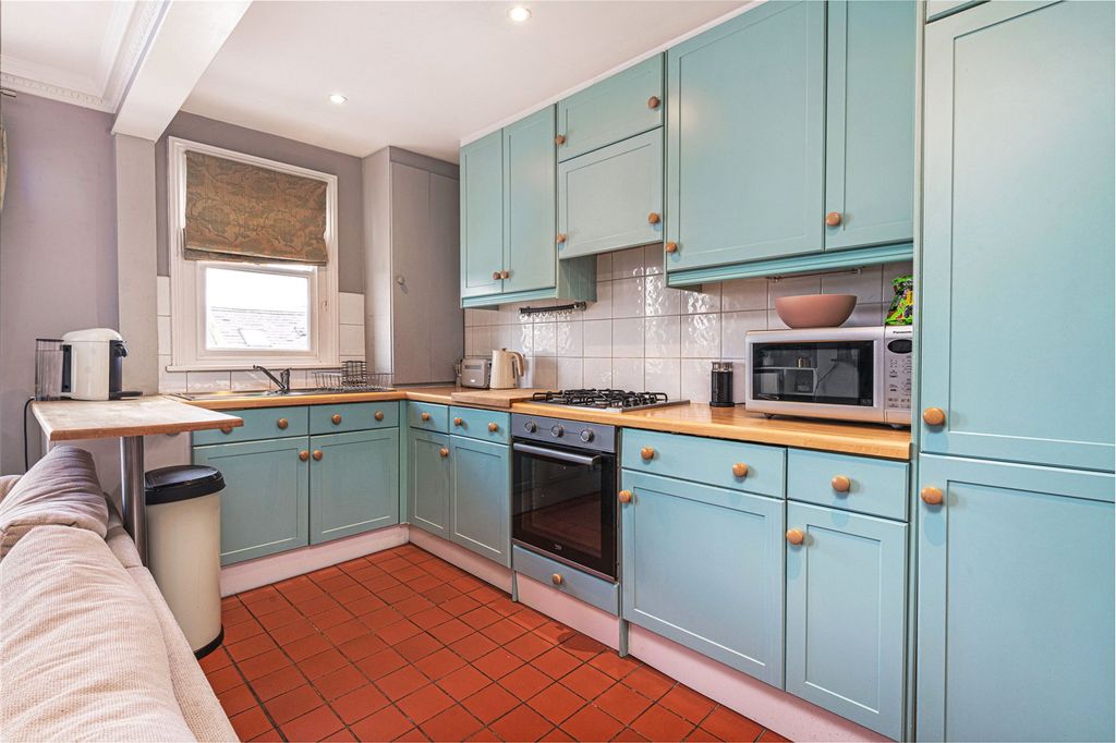 Property photo 3 of 13 Kitchen
