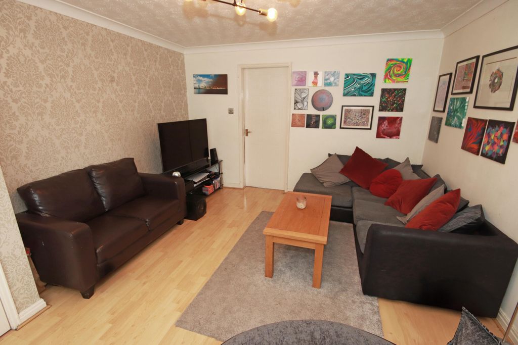 Property photo 3 of 11