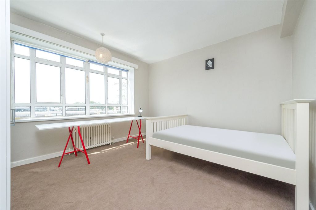 Property photo 3 of 6 Picture No. 24