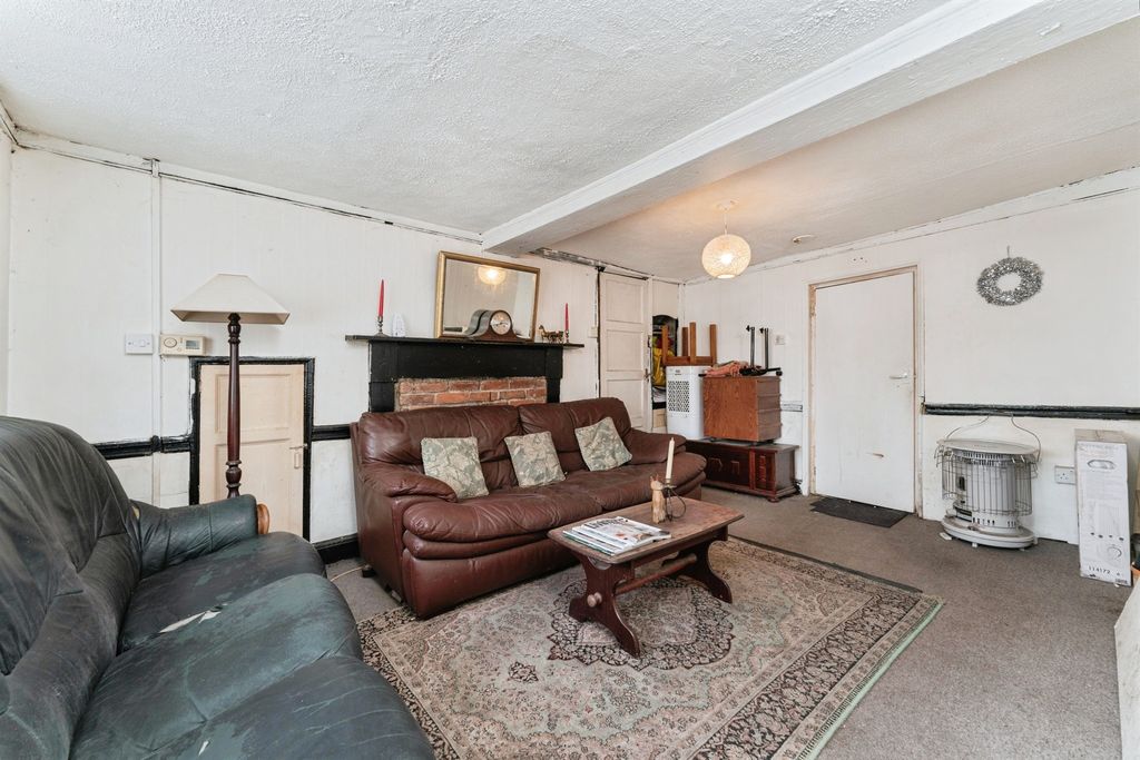 Property photo 2 of 13
