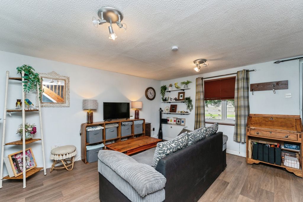 Property photo 3 of 25 Pbox-Img.Jpg