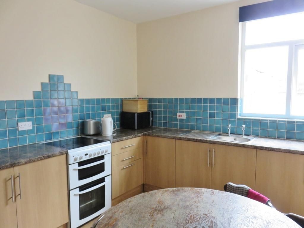 Property photo 3 of 15 Flat 2 Kitchen