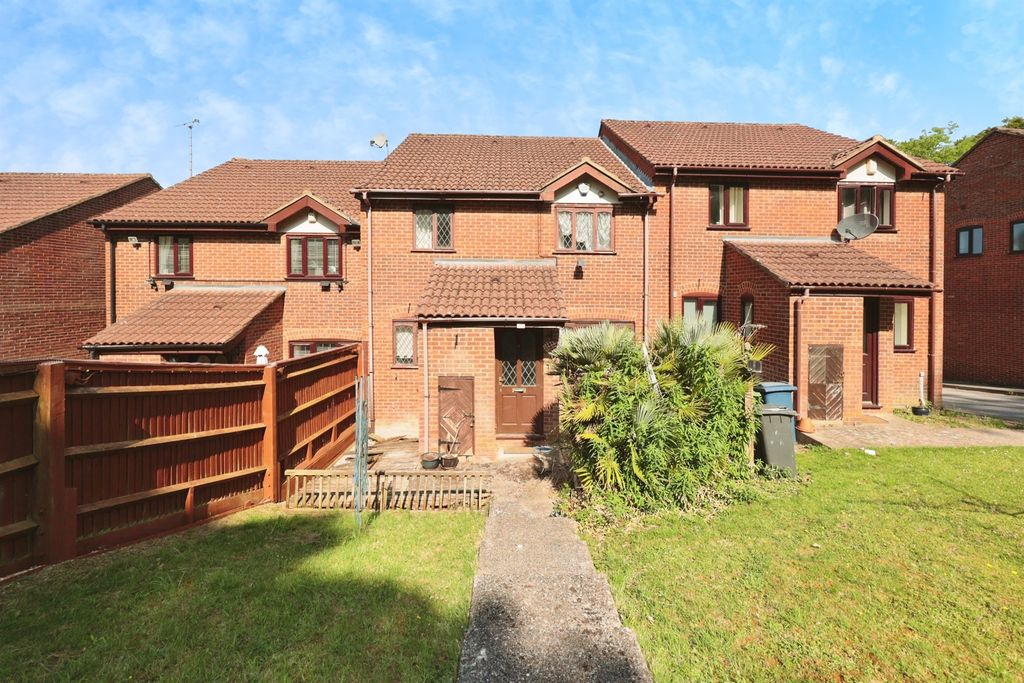 Property photo 1 of 8