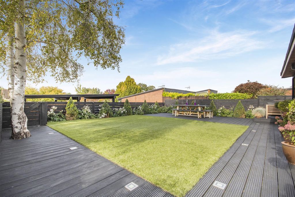 Property photo 2 of 35