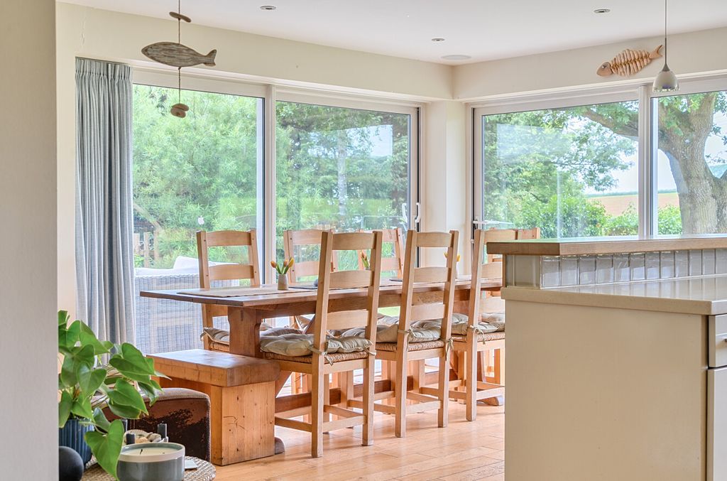 Property photo 3 of 24 Dining Area