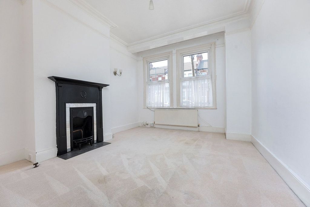 Property photo 2 of 18 Picture No. 05