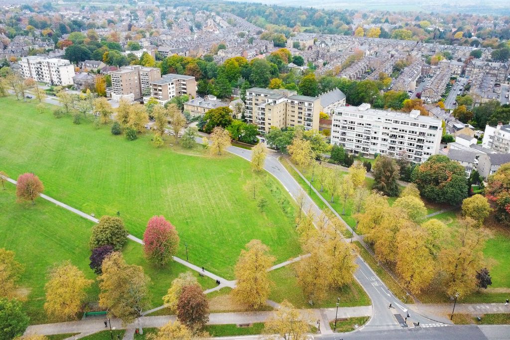 Property photo 2 of 22