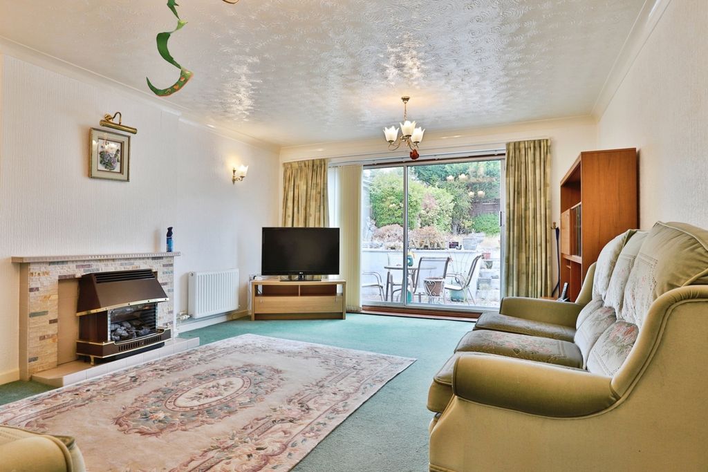 Property photo 3 of 15 Pbox-Img.Jpg