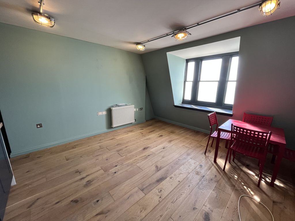 Property photo 2 of 7 Gallery