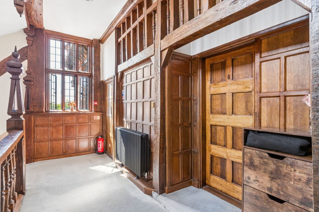 Property photo 2 of 36
