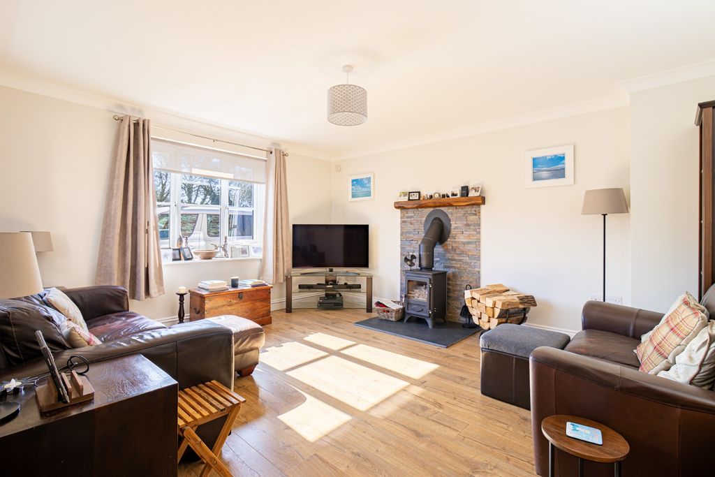 Property photo 2 of 39 4972914